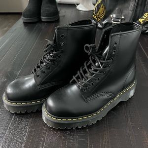 🖤NWOT🖤 Dr. Martens Bex Boots - size 8